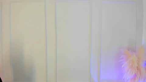 Snapshot of mariapettit chatting on December 15, 9:35 am Maria Pettit online show from December 15, 9:35 am