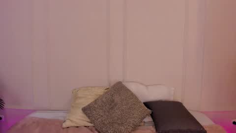 Maria Pettit online show from February 28, 12:06 pm