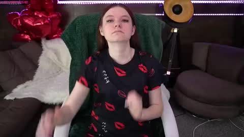 Snapshot of marich_ka chatting on March 4, 9:51 am MaRich Ka online show from March 4, 9:51 am