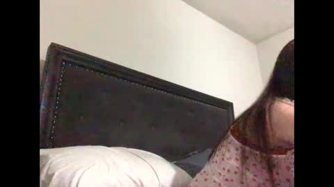 marie00090 online show from May 2, 6:29 am