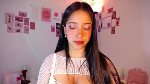 Nicolle online show from February 5, 8:46 pm