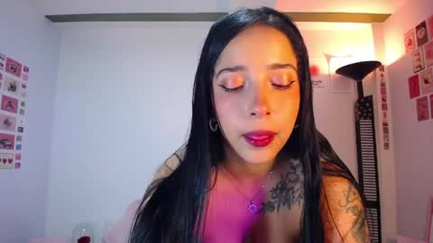 Nicolle online show from May 24, 3:55 am