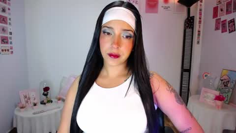 Snapshot of marie_daved chatting on June 30, 1:28 am Nicolle online show from June 30, 1:28 am