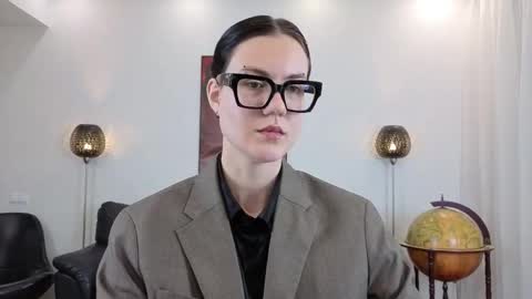 Marie Fitch online show from May 2, 2:05 am