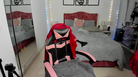 marie online show from October 1, 3:12 am