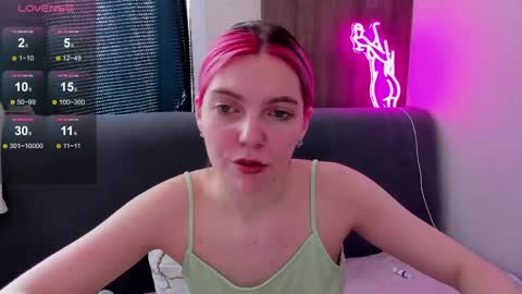 Snapshot of marie_reyess chatting on April 23, 4:14 am Marie 3 online show from April 23, 4:14 am