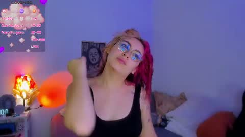 Snapshot of marieetaylor chatting on June 16, 7:38 pm Mariee online show from June 16, 7:38 pm