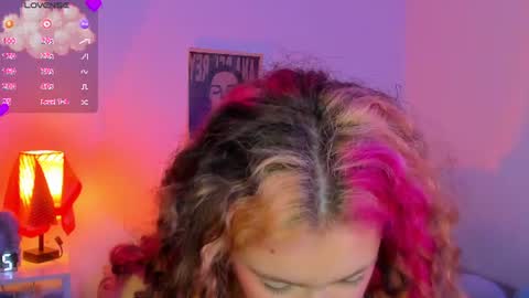 Snapshot of marieetaylor chatting on June 18, 10:14 pm Mariee online show from June 18, 10:14 pm