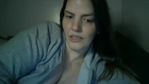 Snapshot of mariejojo chatting on February 18, 7:43 am Mariejojo online show from February 18, 7:43 am