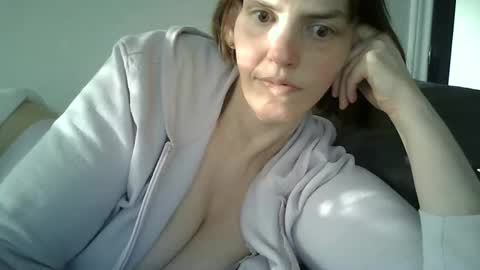 Snapshot of mariejojo chatting on December 2, 2:56 pm Mariejojo online show from December 2, 2:56 pm