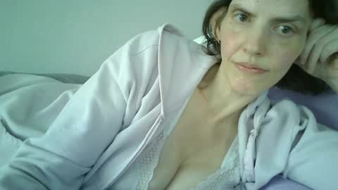 Snapshot of mariejojo chatting on July 6, 4:53 pm Mariejojo online show from July 6, 4:53 pm