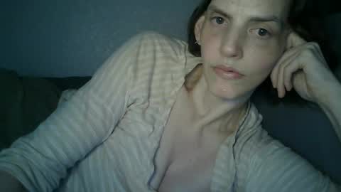 Snapshot of mariejojo chatting on July 17, 1:01 am Mariejojo online show from July 17, 1:01 am