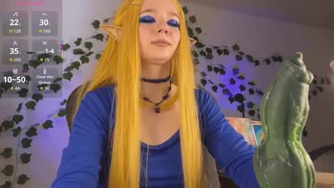 Snapshot of mariel_a_gold chatting on November 13, 6:34 am Mariel Gold online show from November 13, 6:34 am