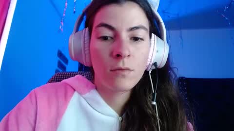 Snapshot of mariel_sins21 chatting on January 2, 8:13 pm Mariie online show from January 2, 8:13 pm