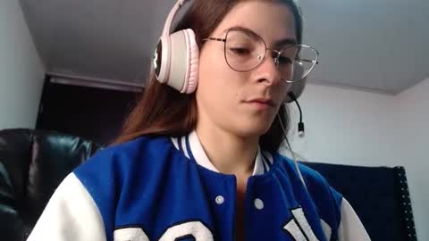 Snapshot of mariel_sins21 chatting on January 22, 3:07 pm Mariie online show from January 22, 3:07 pm