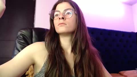 Snapshot of mariel_sins21 chatting on February 10, 6:13 pm Mariie online show from February 10, 6:13 pm