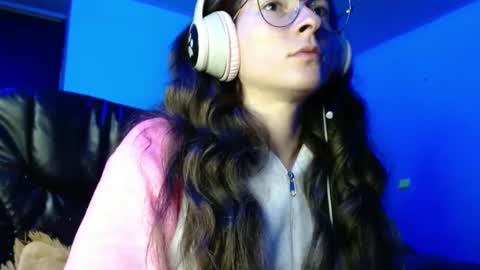 Snapshot of mariel_sins21 chatting on February 13, 12:24 am Mariie online show from February 13, 12:24 am