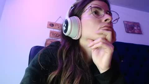 Snapshot of mariel_sins21 chatting on March 6, 9:53 pm Mariie online show from March 6, 9:53 pm