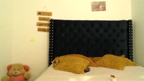 Snapshot of mariel_sins21 chatting on March 9, 8:52 pm Mariie online show from March 9, 8:52 pm