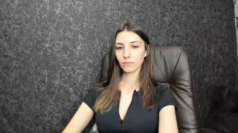 Snapshot of marielleanker chatting on December 1, 3:11 am marielleanker online show from December 1, 3:11 am