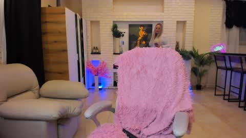 mariemlui online show from May 5, 6:27 pm
