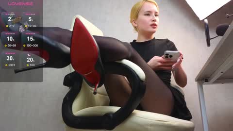 Snapshot of marietta__castro chatting on December 9, 12:08 pm Marietta online show from December 9, 12:08 pm