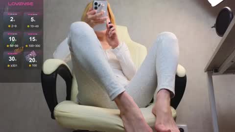 Snapshot of marietta__castro chatting on December 10, 11:00 am Marietta online show from December 10, 11:00 am