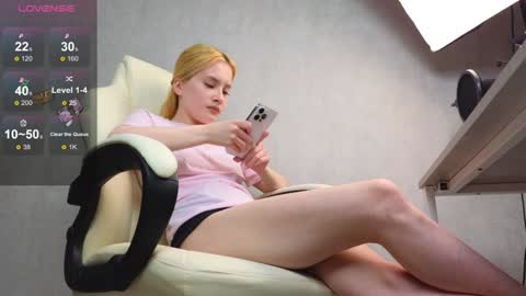 Snapshot of marietta__castro chatting on December 11, 1:49 pm Marietta online show from December 11, 1:49 pm