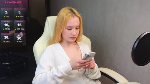 Snapshot of marietta__castro chatting on December 12, 3:05 pm Marietta online show from December 12, 3:05 pm