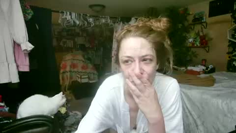Snapshot of mariewaters chatting on July 5, 2:29 am Marie Ann Waters online show from July 5, 2:29 am