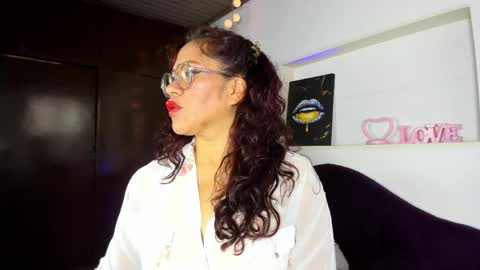 Snapshot of mariia_paulaa chatting on May 4, 1:18 pm mariia_paulaa online show from May 4, 1:18 pm
