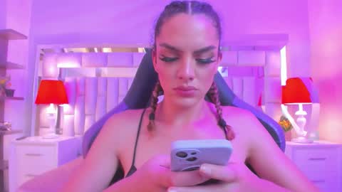 mariiahneedles online show from March 8, 3:54 am