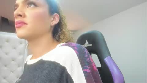 mariiahneedles online show from June 14, 12:41 am