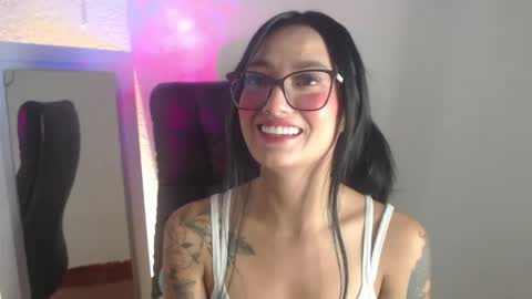 Snapshot of mariianadiaz1_ chatting on May 21, 7:43 pm Maryyy online show from May 21, 7:43 pm