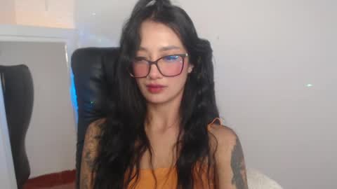 Snapshot of mariianadiaz1_ chatting on June 6, 4:23 pm Maryyy online show from June 6, 4:23 pm