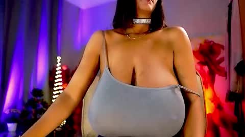 Snapshot of mariicha chatting on November 15, 7:05 am Nikita - Scroll down and read my bio please. New Pictures in Bio online show from November 15, 7:05 am