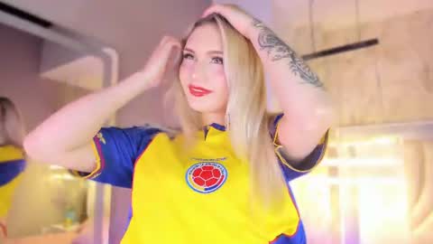 Snapshot of mariluu_ chatting on July 3, 1:50 pm Mariluu online show from July 3, 1:50 pm