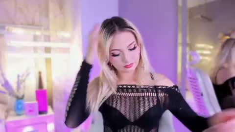 Snapshot of mariluu_ chatting on July 7, 2:10 pm Mariluu online show from July 7, 2:10 pm