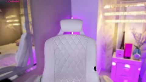 Snapshot of mariluu_ chatting on July 15, 2:00 pm Mariluu online show from July 15, 2:00 pm