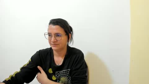 Snapshot of marilyn_garcia chatting on October 11, 2:37 pm MARILYN SEXY online show from October 11, 2:37 pm