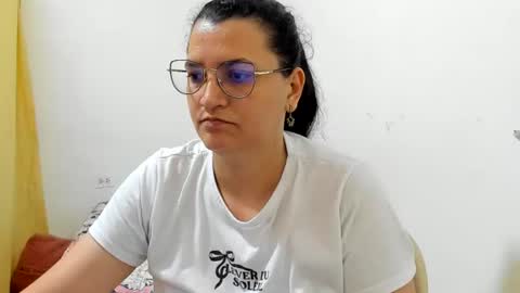 Snapshot of marilyn_garcia chatting on June 23, 11:14 pm MARILYN SEXY online show from June 23, 11:14 pm
