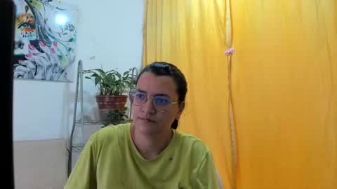 Snapshot of marilyn_garcia chatting on June 29, 7:25 pm MARILYN SEXY online show from June 29, 7:25 pm