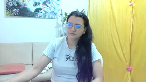Snapshot of marilyn_garcia chatting on July 4, 10:05 pm MARILYN SEXY online show from July 4, 10:05 pm