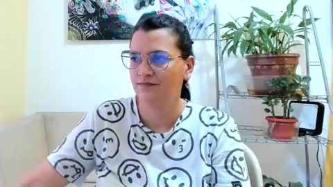 Snapshot of marilyn_garcia chatting on July 6, 9:06 pm MARILYN SEXY online show from July 6, 9:06 pm