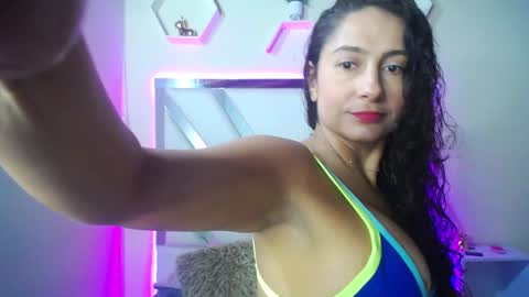 marilynetthan online show from December 20, 1:22 pm