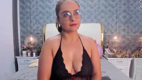 Marilyn Vega online show from January 16, 8:57 pm