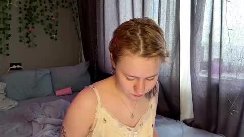 Mia online show from March 18, 7:11 am