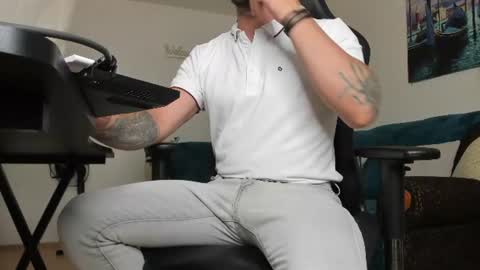 marioslim online show from July 11, 5:43 am