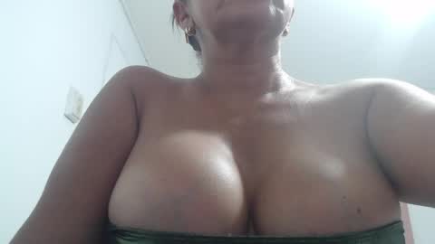 Snapshot of mariska_69 chatting on May 9, 11:54 pm mariska_69 online show from May 9, 11:54 pm