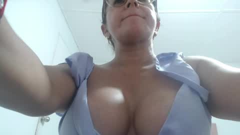 Snapshot of mariska_69 chatting on June 5, 1:45 am mariska_69 online show from June 5, 1:45 am